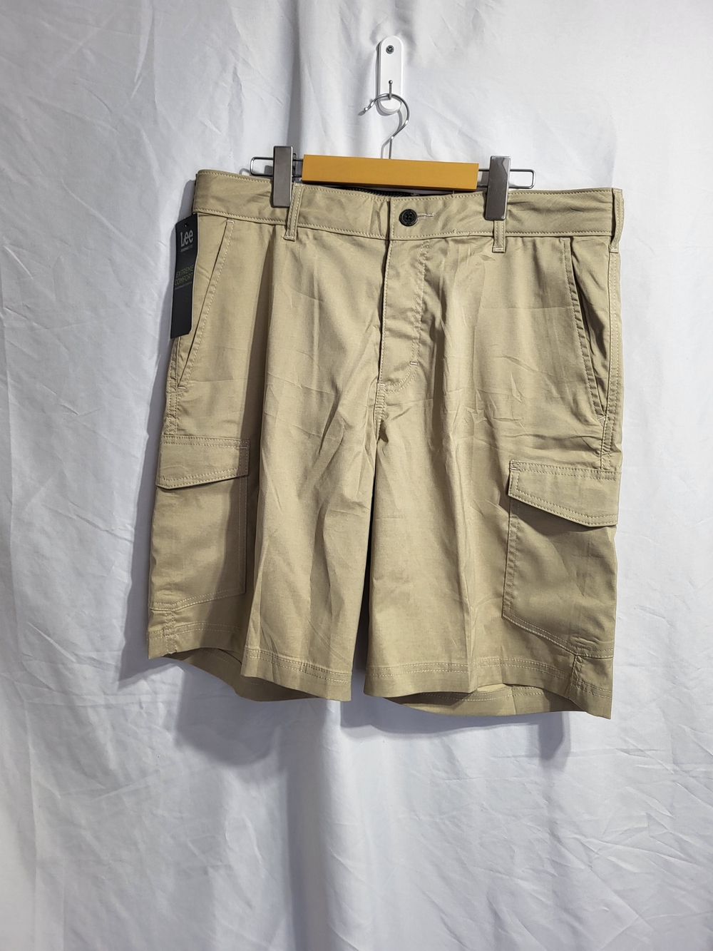 Lee Men's Khaki Cargo Shorts - Classic Comfort, Size 34